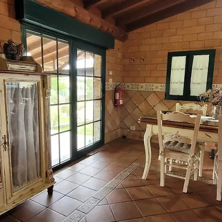 Casa Rustica Piscina, Apartadino بيت للعطل بوبرا دو كارامينيال